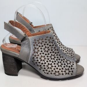 SSpring Step L'Artiste Tammie gray floral slingback sandals womans size 9 EU 40